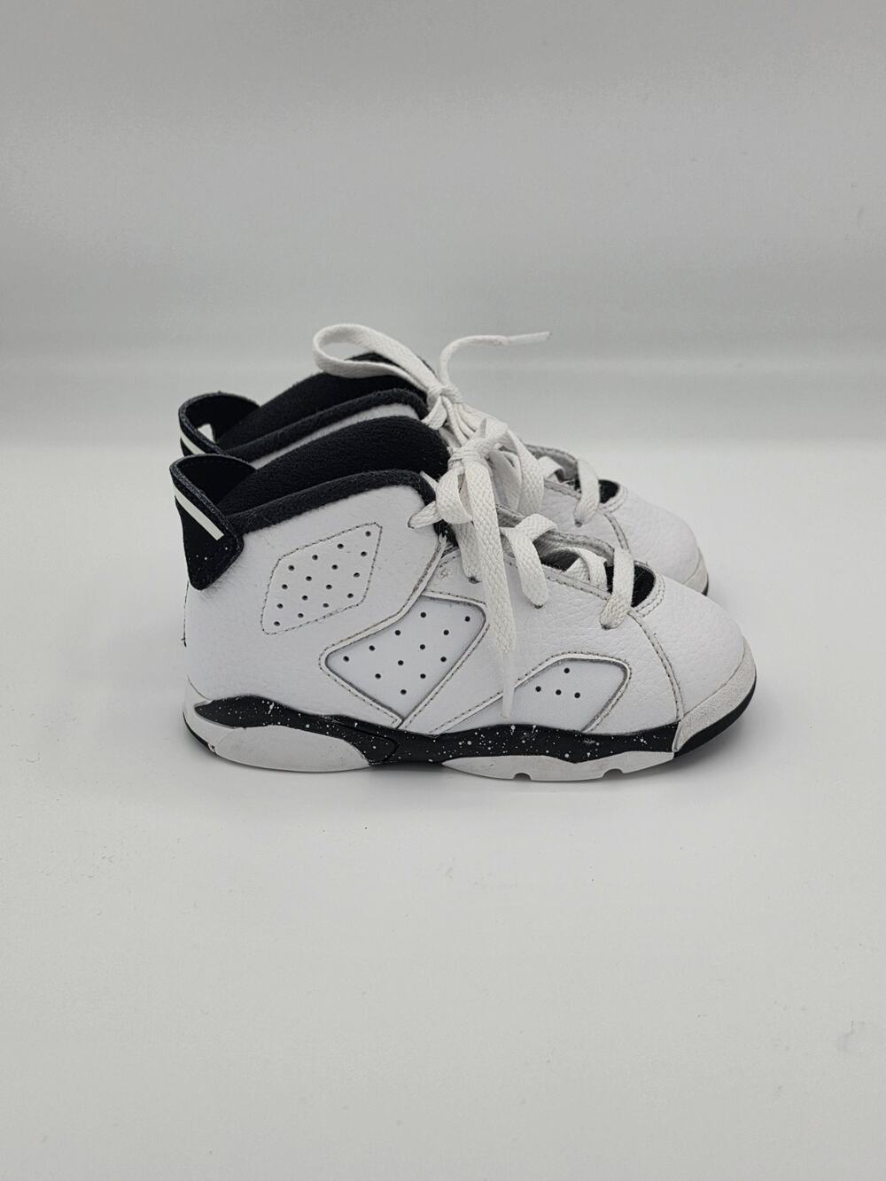 Nike Air Jordan Retro TD Toddler 8C White Black 384667-112 Sneakers